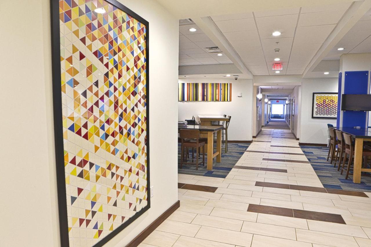Holiday Inn Express Rochester Hills By Ihg Εξωτερικό φωτογραφία