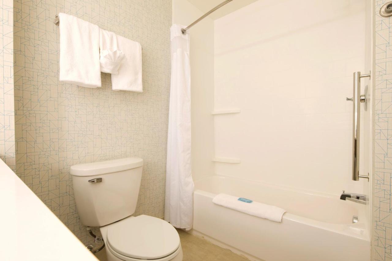 Holiday Inn Express Rochester Hills By Ihg Εξωτερικό φωτογραφία