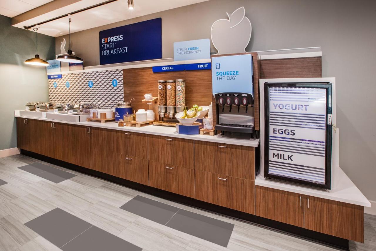 Holiday Inn Express Rochester Hills By Ihg Εξωτερικό φωτογραφία